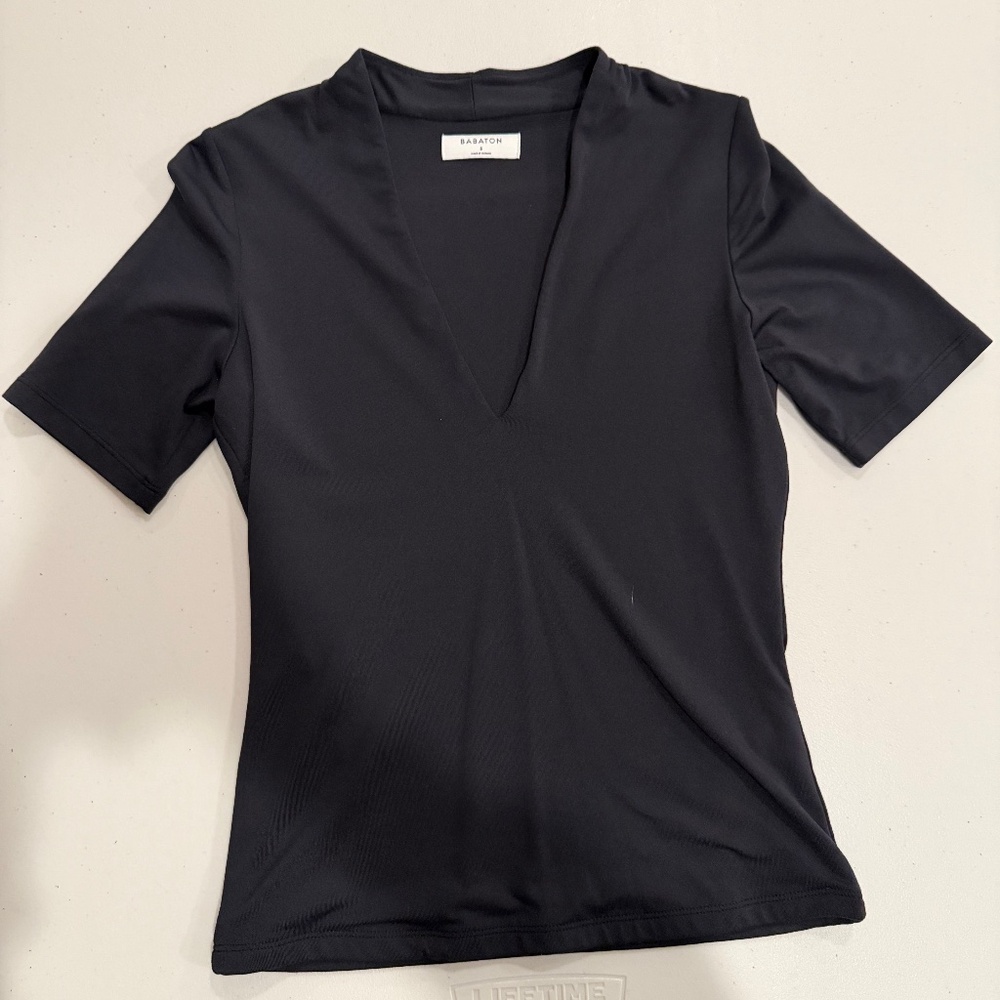 Babaton Tight Formal T-Shirt - Small